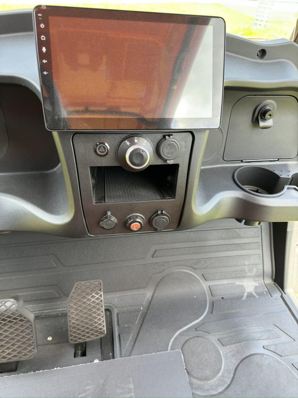 2024 ActivEV Pulse - Lifted 4 Passenger - Lithium Battery - Image 6