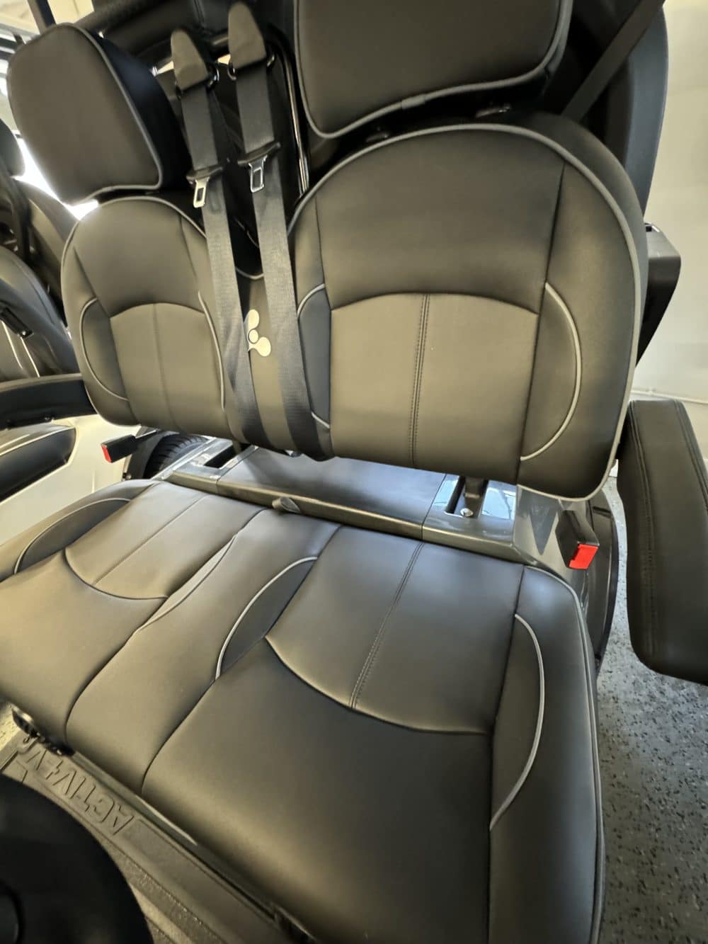2024 BINTELLI ACTIVE EV - Lifted 4 Passenger - Lithium Battery - Image 3