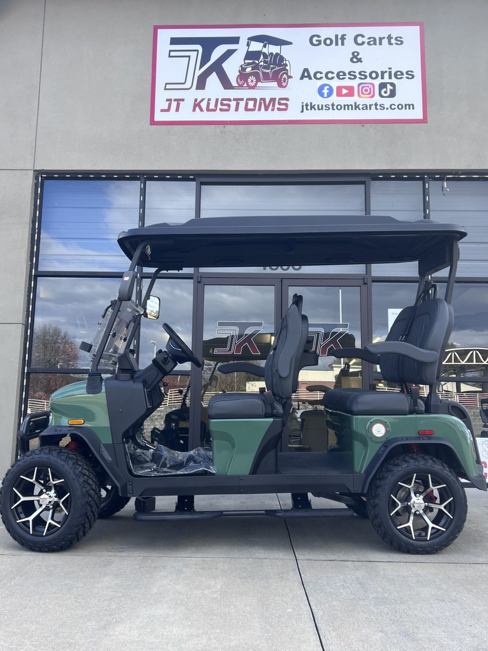 2025 DENAGO ROVER Xl - VERDANT GREEN
