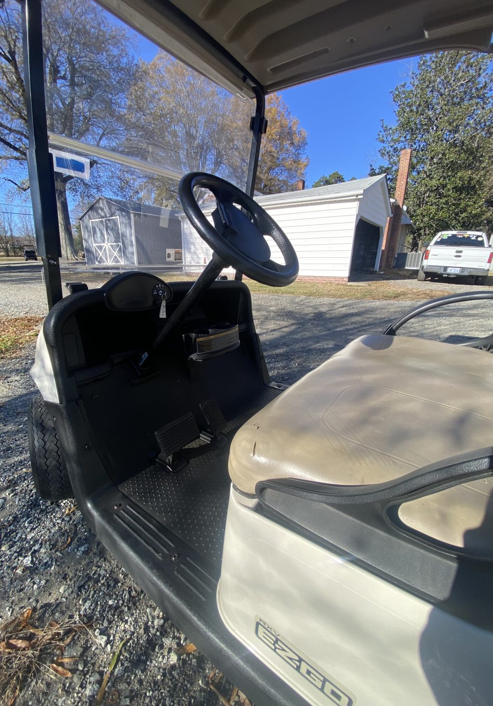 2016 EZGO RXV - WHITE - Image 3