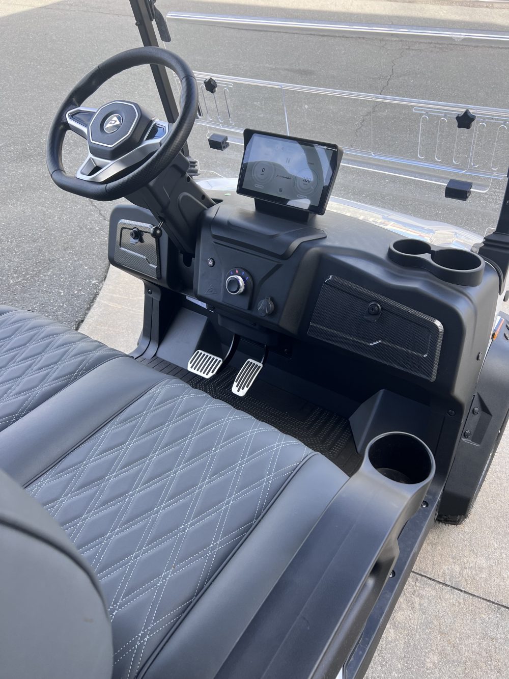 2025 Denago EV Nomad XL - White - Image 4