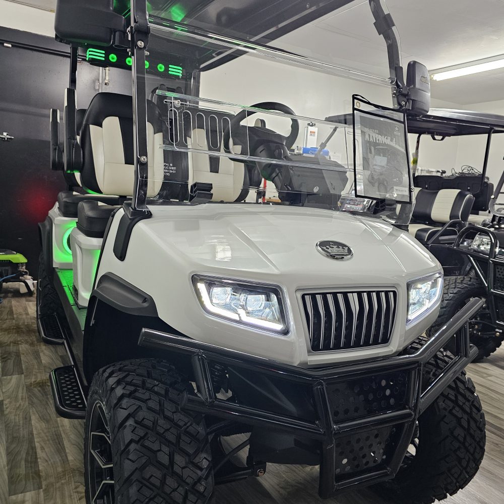 2025 Evolution D5 Maverick 4 Plus - Pearl White