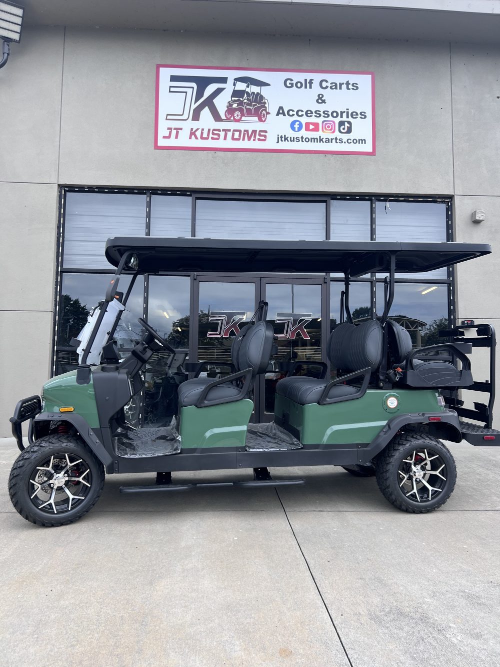 2025 Denago EV Rover XL-6 - Verdant Green - Image 3