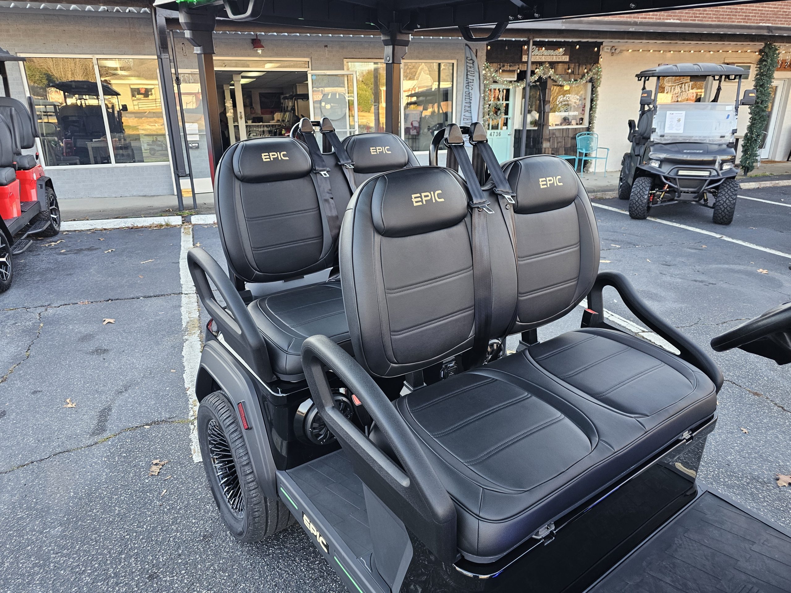 2026 Epic Carts E40FX - Black - Image 4